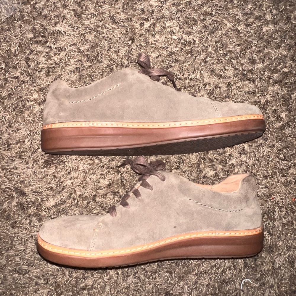 Mens Clark’s shoes size 12